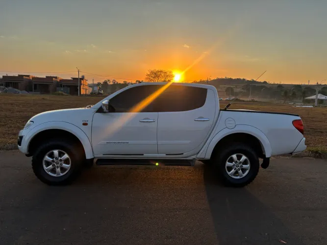 Mitsubishi L200 Triton HPE 3.2 CD TB Int.diesel AUT 2012