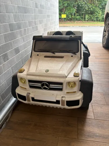 Carrinho elétrico - Mercedes