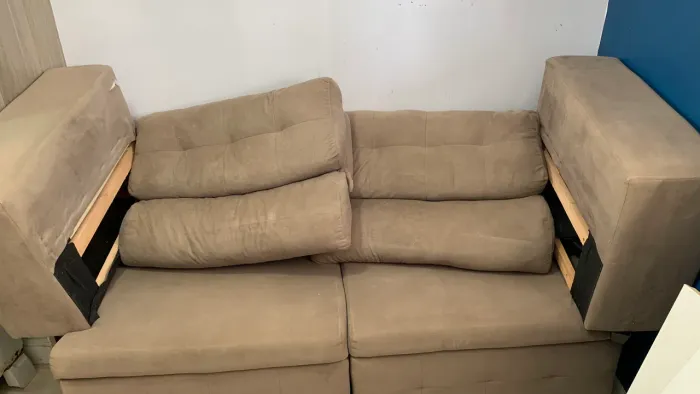 Vendo sofá retrátil 2 lugares desmontado 