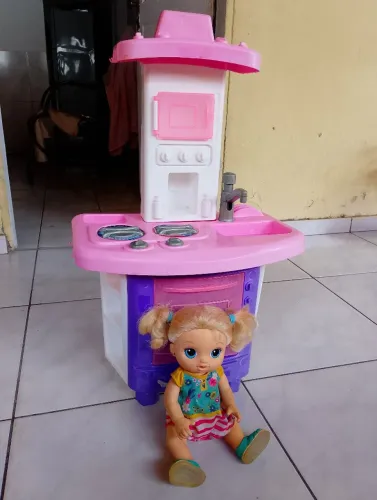 Cozinha infantil e boneca baby allive