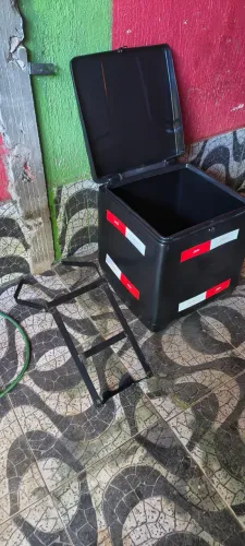 Vendo baú/ suporte chapam SAHARA 300