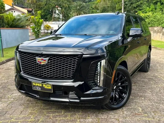 Cadillac Escalade AWD 6.0 V-8(at) 345cv 4P 2025