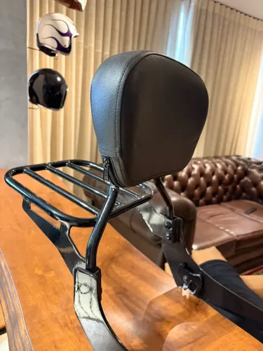 Sissy Bar Destacável c/ Grelha Harley Softail (2018+) + Docking Completo
