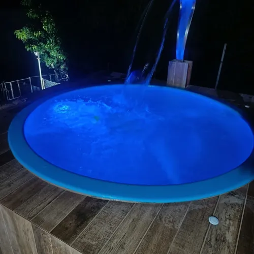 Oferta Piscina SPA Hidromassagem de 1.75x0.75 direto da fábrica! preço de custo