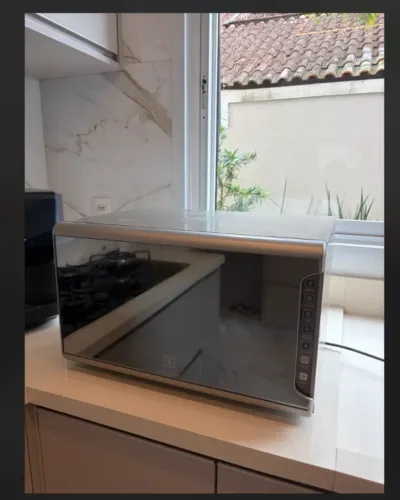 Micro-ondas Electrolux 31 Litros - Porta Espelhada (220V)