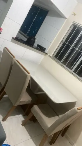 Vendo mesa de jantar nova