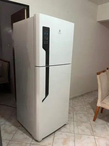 Geladeira Electrolux frost free 430l painel digital toda original