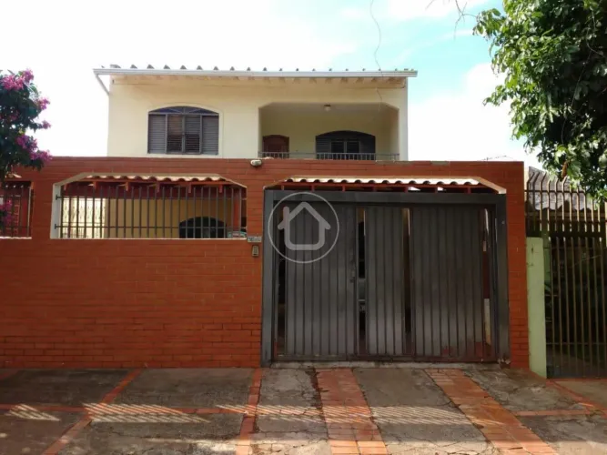 SOBRADO 5 DORMITORIOS - VILA ALBA