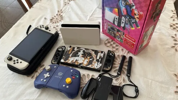 Nintendo Switch OLED (Pouco tempo de Uso)