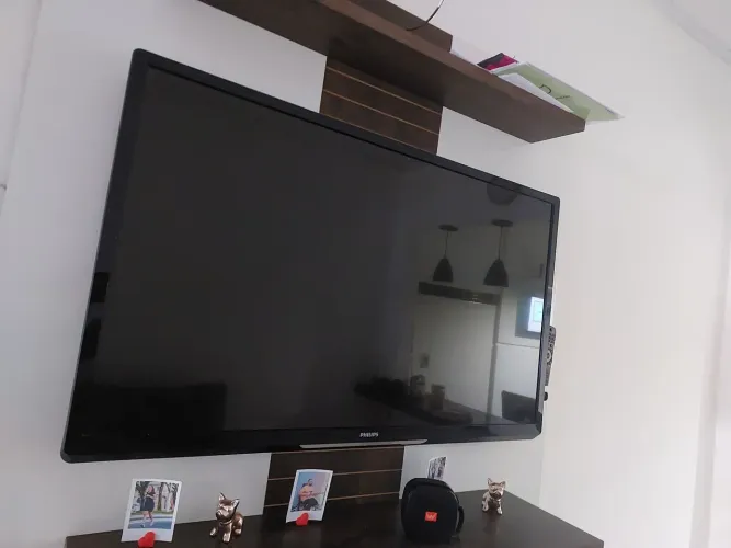 TV 42'