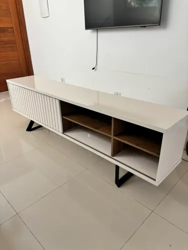 Rack moderno com ripado