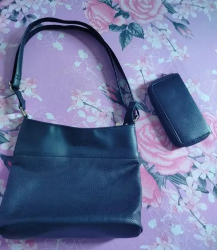 Lindo conjunto bolsa e carteira