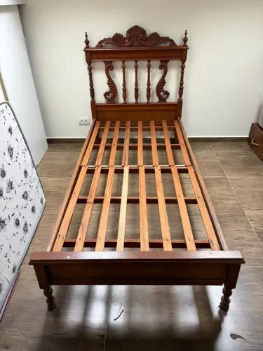 Cama estilo colonial madeira maciça