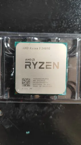 Processador AMD Ryzen 5 2400g Usado com Cooler