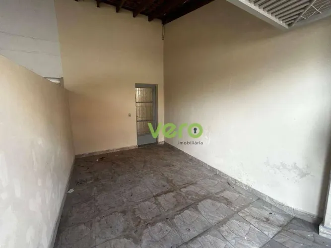 Casa com 2 dormitórios para alugar por R$ 1.791/mês - Jardim São Roque - Americana/SP