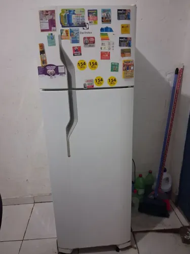 Geladeira a venda $400 reais