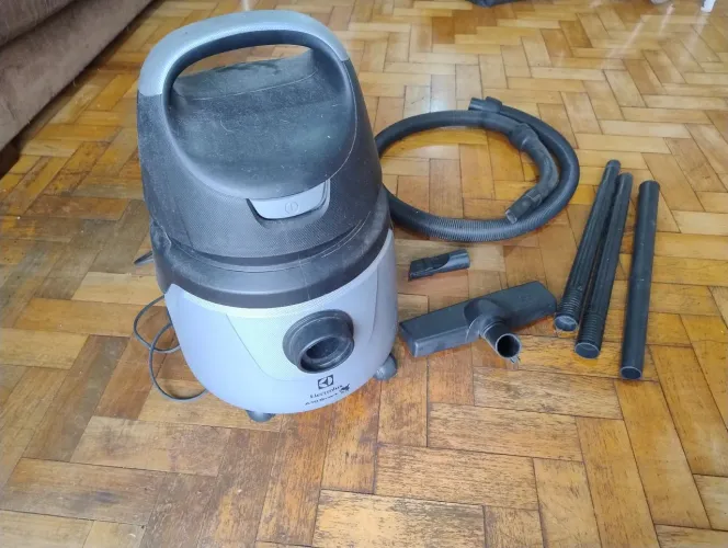 Aspirador de Pó Electrolux A10 Smart. 1400W.