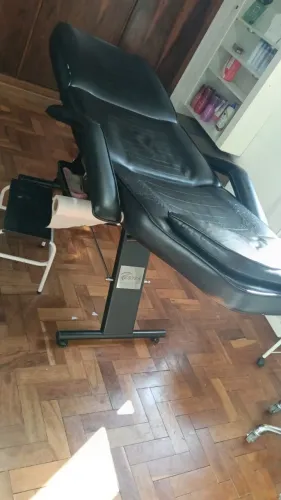 Maca poltrona semi nova bem conservada