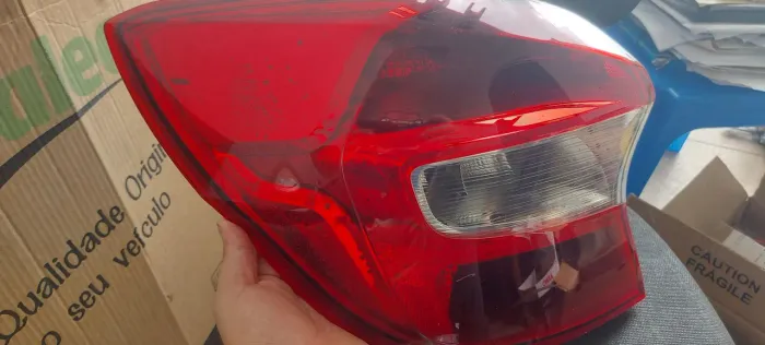 Desapego par de lanternas ford ka 2018