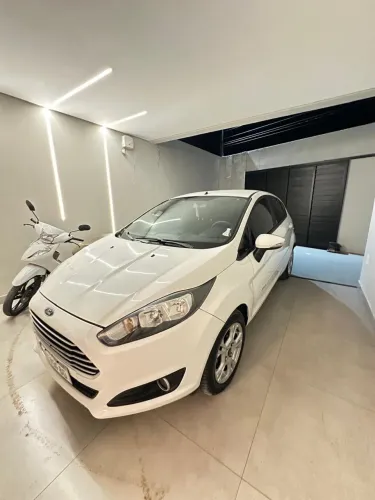 Ford Fiesta 1.6 16V Flex Aut. 5P 2016