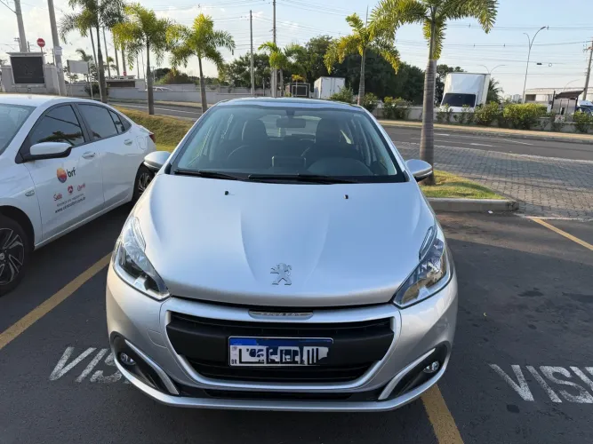 Peugeot 208 Allure 1.2 Flex 12V 5P Mec. 2019