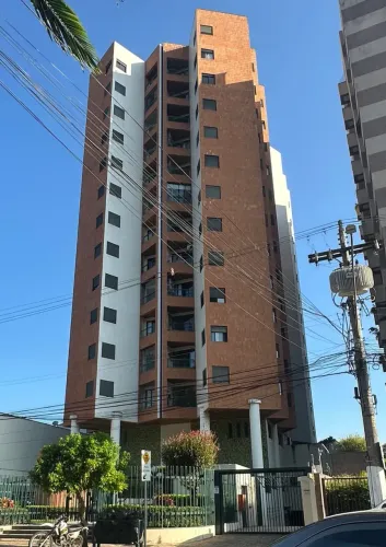 Apartamento à venda no Edifício Dom Pedro I com uma linda vista para o Lago e para o Clube