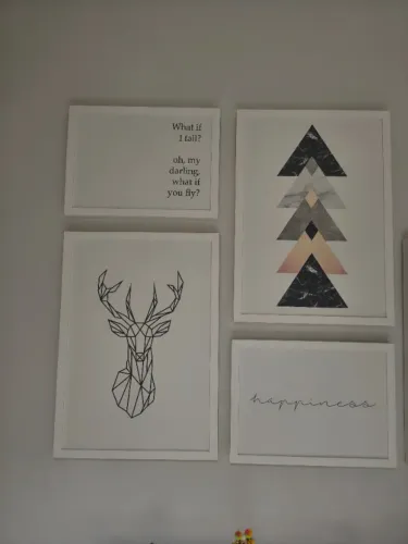 Quadros em Canvas com moldura em madeira branca 