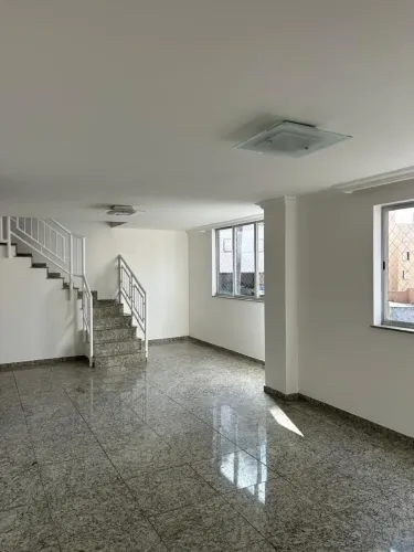 Apartamento para aluguel possui 280 metros quadrados com 4 quartos