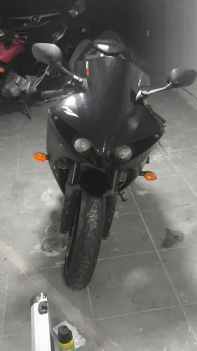 R1 1000 cilindrada - nova 