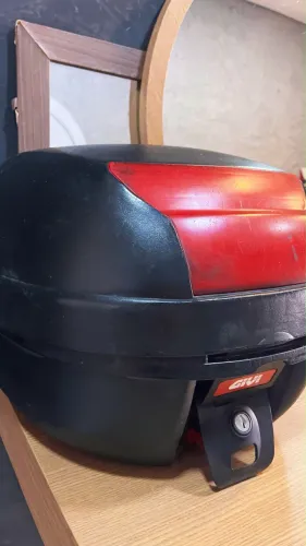 BAULETO DE MOTO GIVI - COMPLETO ORIGINAL