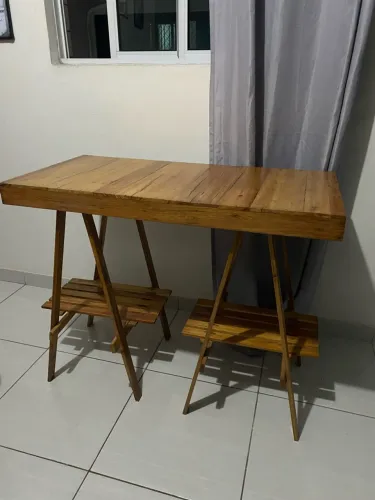 MESA DE MADEIRA 