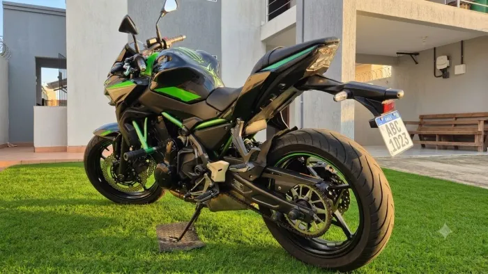 Kawasaki Z650 2022 | 28.582 km | Muito conservada | R$ 37.900
