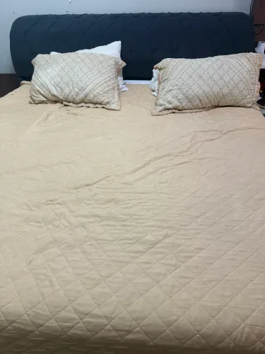 Cama king size-poucos meses de uso