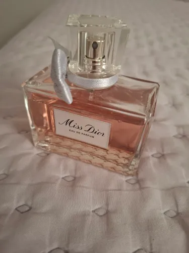 Perfume Miss Dior EAU DE PARFUM