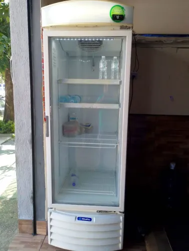 Geladeira expositora