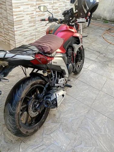 FZ25 VERMELHA FOSCA 