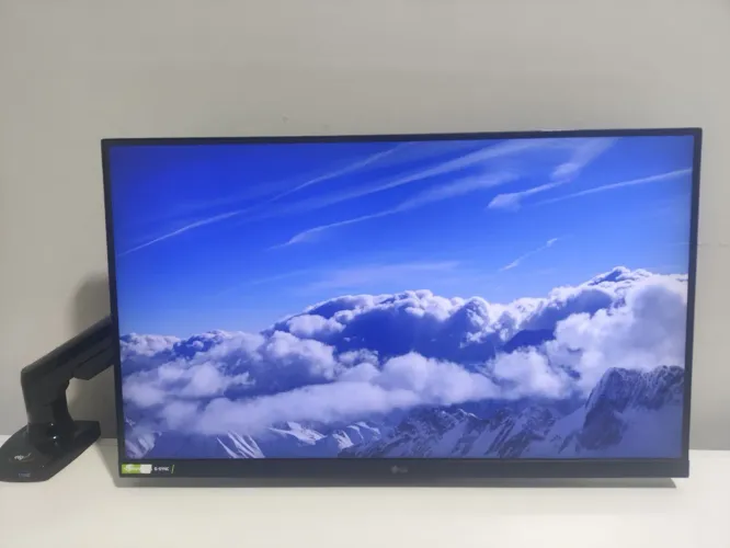 Monitor Gamer LG UltraGear 27 IPS 144Hz + Braço Articulado ELG