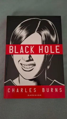 Black Hole - Charles Burns | DarkSide Books ?
