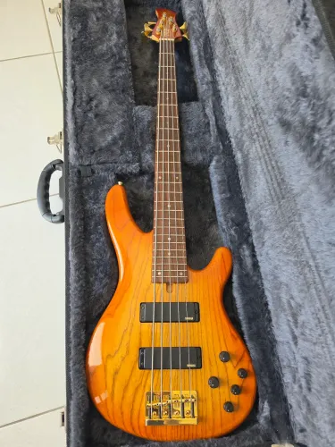BAIXO YAMAHA TRB 5II