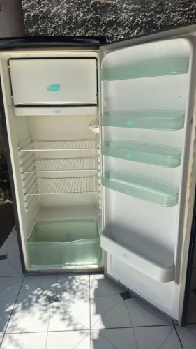 Vendo geladeira