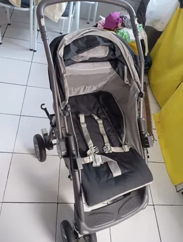 Vende-se carrinho de bebê Burigoto