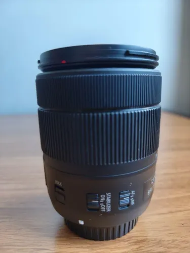 Canon EF-S 18-135mm Nano USM 18-135mm F/3.5-5.6