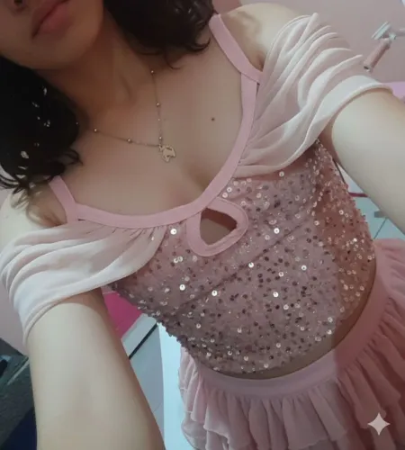 Blusinha Rosa Estilo Princesa Com Paetês Soltos