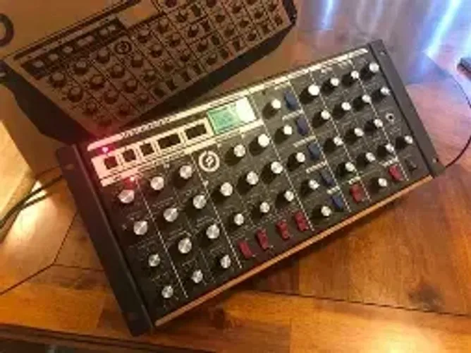 Moog Voyager Rack analog Synth na Sommexe celzap 21- *