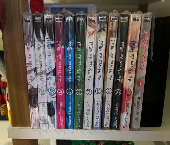 Coleção Mangá As Flores do Mal Completo + O Íntimo de Mari Vol 1