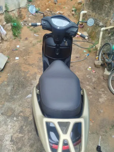Motos
