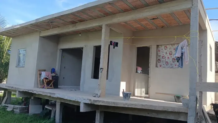CASA COM 1 QUARTO EM FLEXEIRA