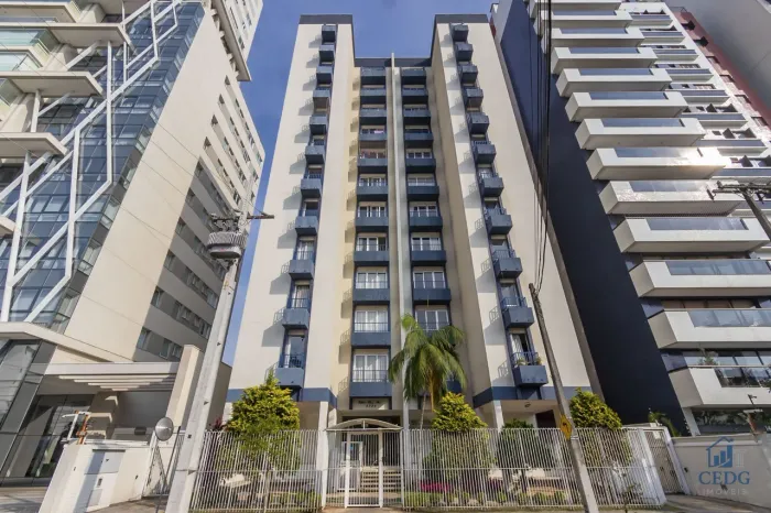 Apartamento Garden 3 quartos com suíte no Batel por R$ 740 mil
