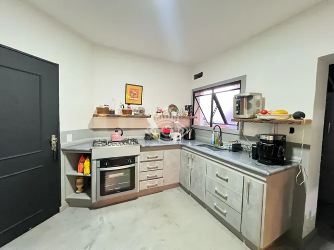 Apartamento à venda na Rua Cristiano Viana, Cerqueira César, São Paulo