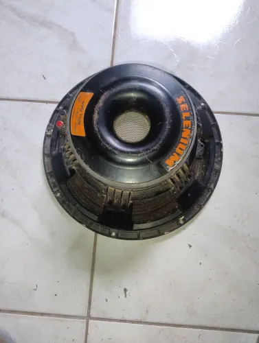 Vendo dois Auto falante de 15 p